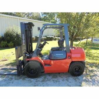 Diesel Forklifts 2005  Toyota 7fdu35 (1)