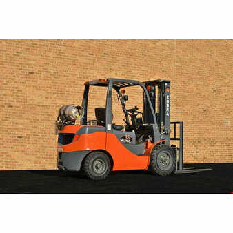 Propane Forklifts 2014  Cobra cbr-fg35 (3)