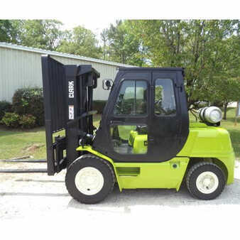 Propane Forklifts 2005  Clark cmp50 (1)