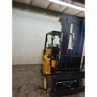 Carretilla elevadora GLP 2005  Yale glc100mj (8)