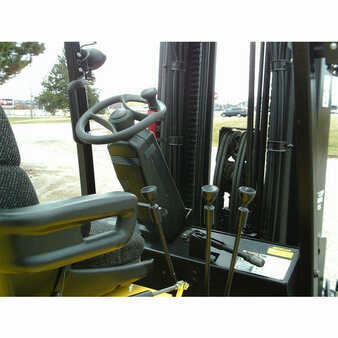 4 Wheels 2007  Yale erc120 (5)