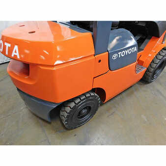 Diesel Forklifts 2005  Toyota 7fdu25 (10)