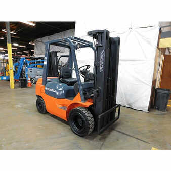 Diesel Forklifts 2005  Toyota 7fdu25 (8)