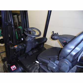 Carretilla elevadora GLP 2005  Linde h25t (6)
