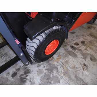 Carretilla elevadora GLP 2005  Linde h25t (7)