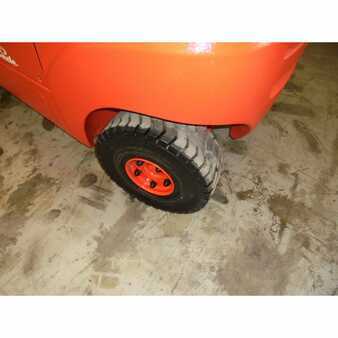 Carretilla elevadora GLP 2005  Linde h25t (8)