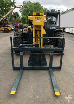 Manipulador fijo 2015  Gehl rs8-42 (7)
