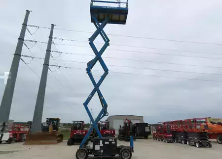 Montacargas Todo Terreno 2015  Genie gs3369rt (10)