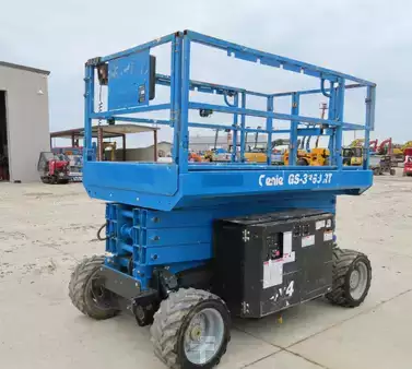 Montacargas Todo Terreno 2015  Genie gs3369rt (3)