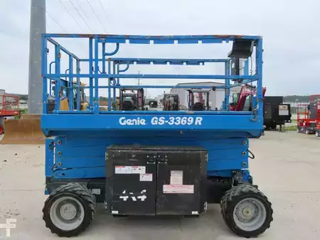 Montacargas Todo Terreno 2015  Genie gs3369rt (7)