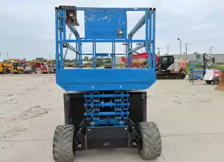 Montacargas Todo Terreno 2015  Genie gs3369rt (8)