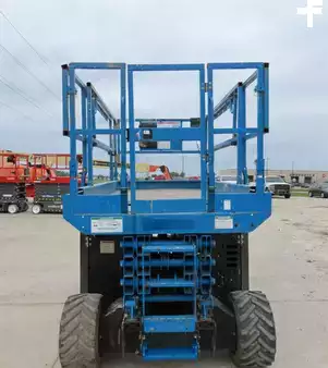 Montacargas Todo Terreno 2015  Genie gs3369rt (9)
