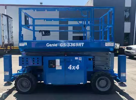 Montacargas Todo Terreno 2013  Genie gs3369rt (8)