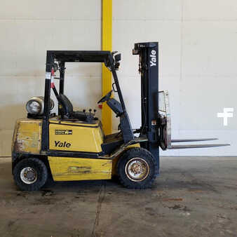 Propane Forklifts - Yale glp050 (1)