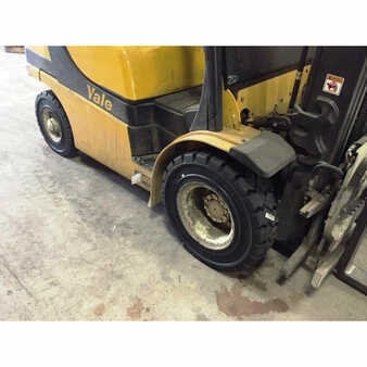 Propane Forklifts 2014  Yale glp050 (8)