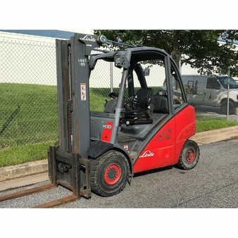 Carretilla elevadora GLP 2008  Linde h30t (1)