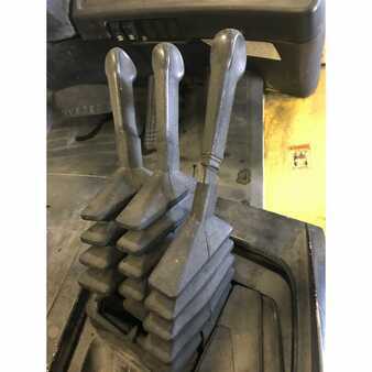 Propane Forklifts 2005  Hyster h80xm (9)
