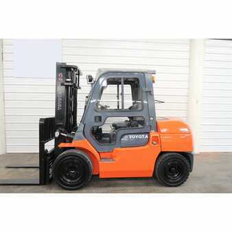 Diesel Forklifts 2013  Toyota  (1)