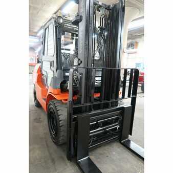 Diesel Forklifts 2013  Toyota  (3)