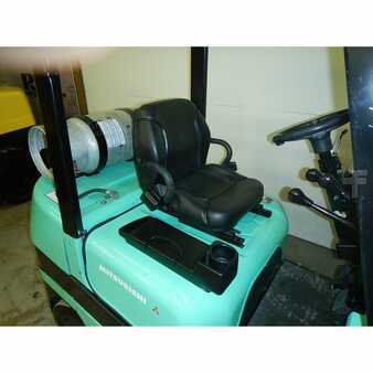 Propane Forklifts 2005  Mitsubishi fgc30k (6)