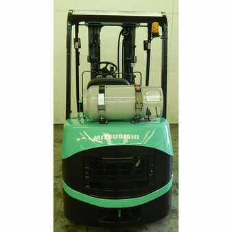 Propane Forklifts 2005  Mitsubishi fgc30k (4)