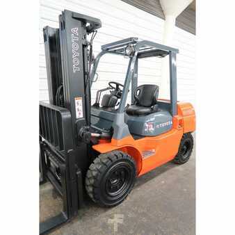 Diesel Forklifts 2012  Toyota 7fdu35 (5)