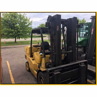 Propane Forklifts 2002  Elwell-Parker esi-200 (1)