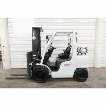 Carretilla elevadora GLP 2014  Nissan pf60lp (1)