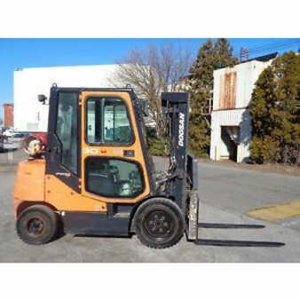 Carretilla elevadora GLP 2013  Doosan g30p-5 (1)