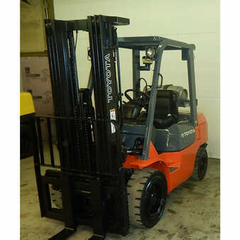 Carretilla elevadora GLP 2008  Toyota 7fgu30 (6)