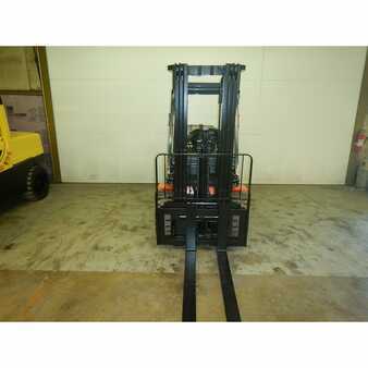 Carretilla elevadora GLP 2006  Toyota 7fgu30 (3)