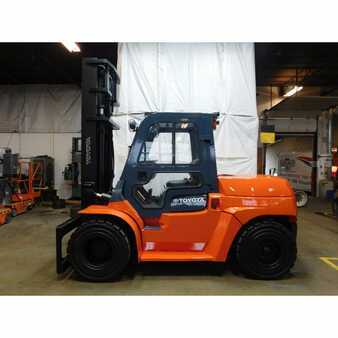 Diesel Forklifts 2011  Toyota 7fdu80 (1)