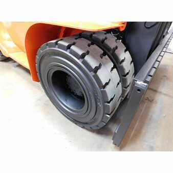 Diesel Forklifts 2011  Toyota 7fdu80 (4)