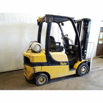 Propane Forklifts 2010  Yale glp050 (3)