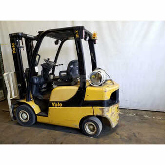 Propane Forklifts 2010  Yale glp050 (4)