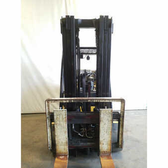 Carretilla elevadora GLP 2008  Yale glc100vx (2)