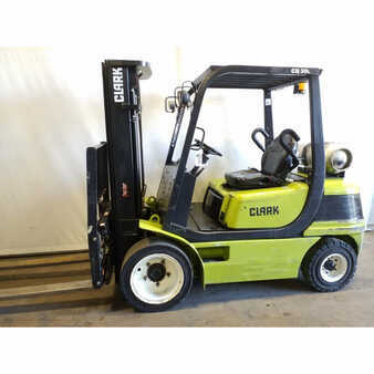 Propane Forklifts 2012  Clark  (1)