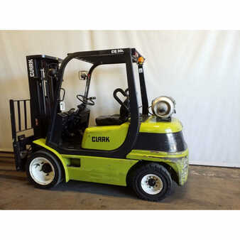 Propane Forklifts 2012  Clark  (3)