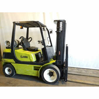 Propane Forklifts 2012  Clark  (4)