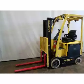 Montacargas Eléctrico (4 ruedas) 2013  Hyster E30XN (1)