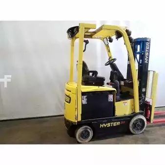 Montacargas Eléctrico (4 ruedas) 2013  Hyster E30XN (2)
