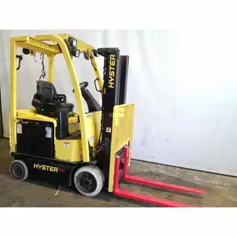 Montacargas Eléctrico (4 ruedas) 2013  Hyster E30XN (5)