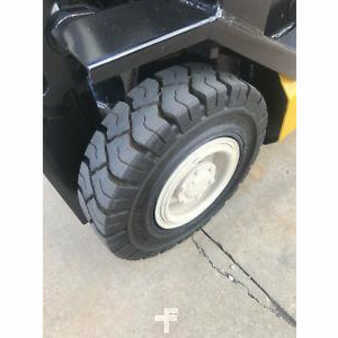 Propane Forklifts 2002  Yale glp040afnuaf084 (4)