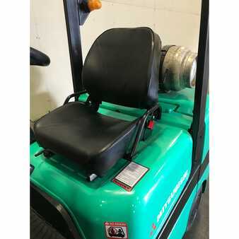 Propane Forklifts 2005  Mitsubishi fgc30k (6)