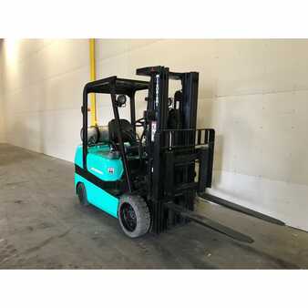 Propane Forklifts 2005  Mitsubishi fgc30k (9)