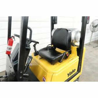 Propane Forklifts 2003  Yale glc030 (6)