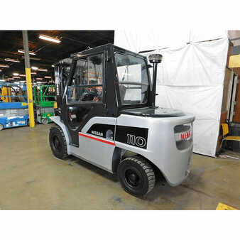 Carretilla elevadora diésel 2011  Nissan pfd110y (8)