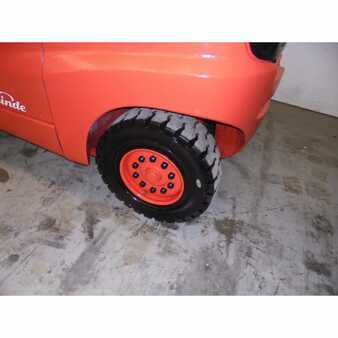 Propane Forklifts 2006  Linde  (8)