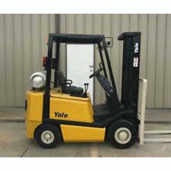 Propane Forklifts 2000  Yale glp040 (1) 
