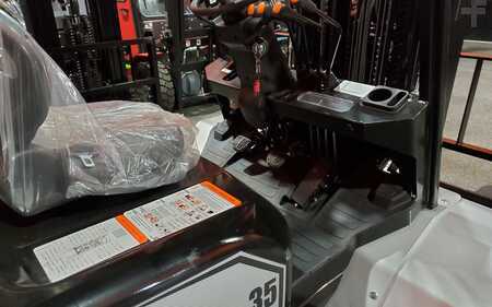 Propane Forklifts 2025  Viper fy35 (10)